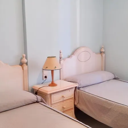 아파트 Bright In With Sea View And Shared Pool 칼페