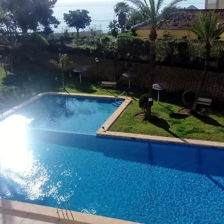 Bright In With Sea View And Shared Pool 아파트 칼페