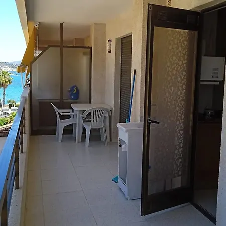 Bright In With Sea View And Shared Pool *