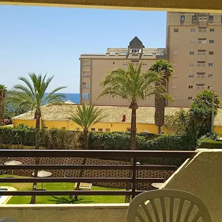 Apartmán Bright In With Sea View And Shared Pool